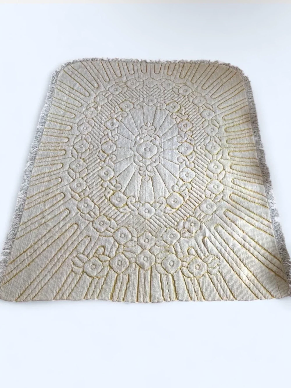 Vintage Chenille Floral Bed Spread White Butter Yellow Fringe Trim Full/Queen